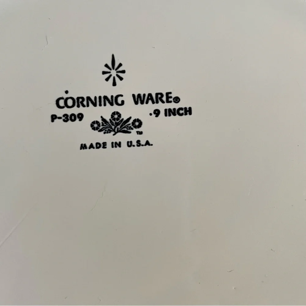 Vintage Corning Ware Blue Cornflower Pattern White Pie Dish. P-309. 9 inch